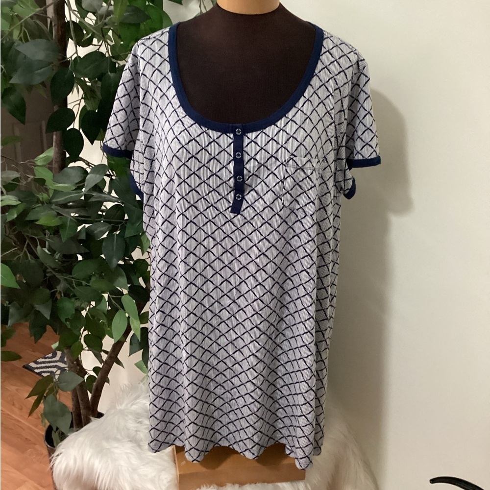 Jane and Bleeker blue and white Henley style sleep shirt Woman’s XXL